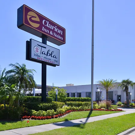 Clarion Inn&Suites Across From Universal Orlando Resort-2